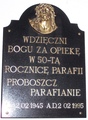 plac św. Piotra i Pawła, Kościół św. Piotra i Pawła, tablica WDZIĘCZNI BOGU PARAFIANIE, 02.02.1995 r.