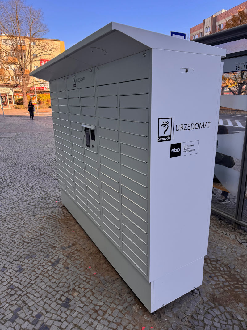 szczeciński urzędomat, ujęcie z prawej strony